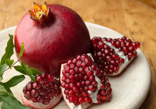 تفسير رؤية أكل الرمان في المنام