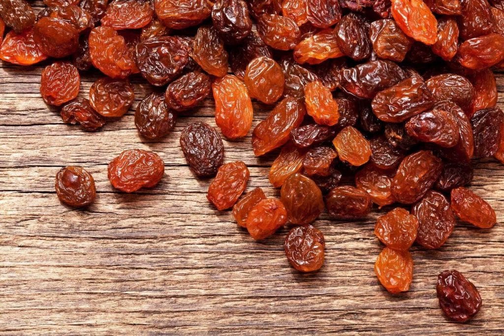 تعرف على تفسير رؤية الزبيب في المنام لابن سيرين والامام الصادق
