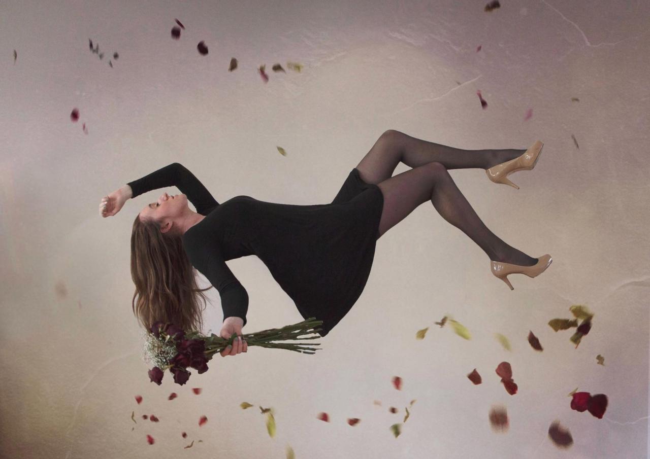 رؤية السقوط من مكان مرتفع في المنام لابن سيرين