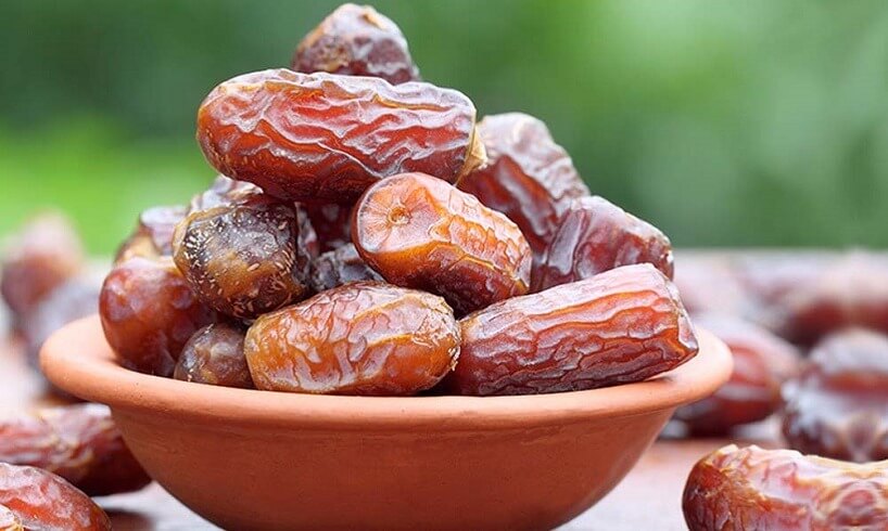 ما تفسير حلم أكل التمر للعزباء لابن سيرين؟