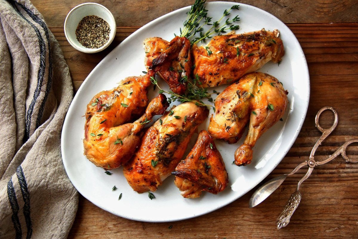 تعرف على تفسير حلم أكل الدجاج لابن سيرين