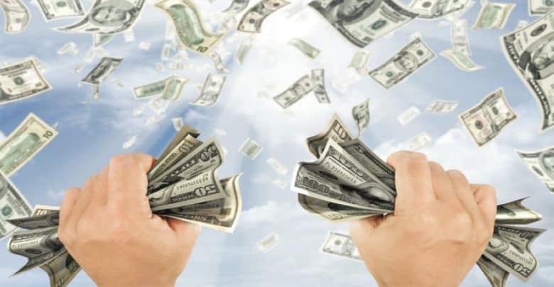 تفسير حلم شخص أعطاني نقود ورقية للمتزوجة