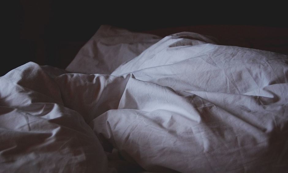 تفسير رؤية الميت يعود للحياة وهو مبتسم