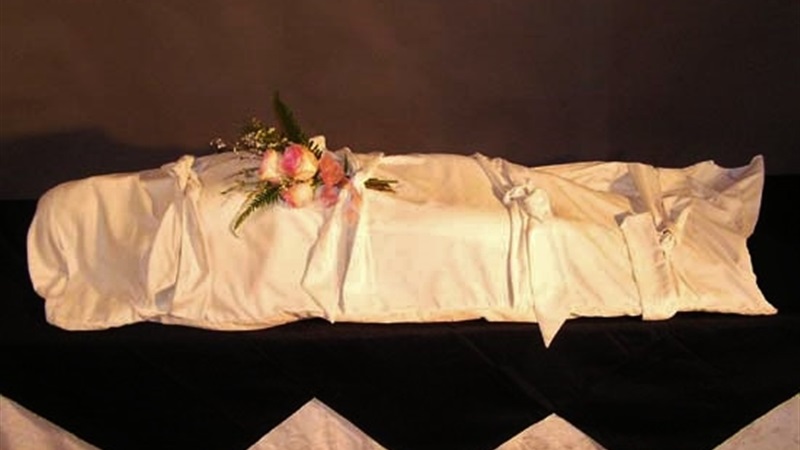 أهم 20 تفسير لحلم الكفن لابن سيرين