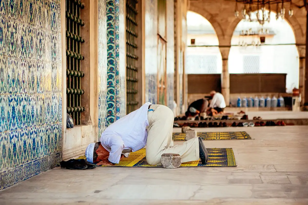 تعرف على تفسير حلم الصلاة في الحمام لابن سيرين