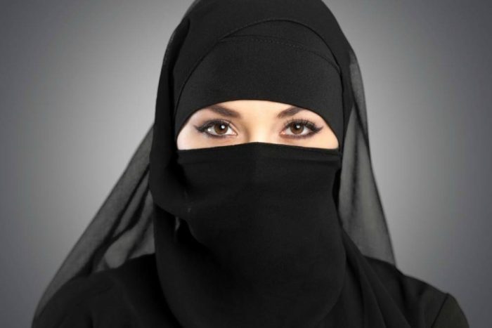 ما تفسير حلم كشف الوجه؟