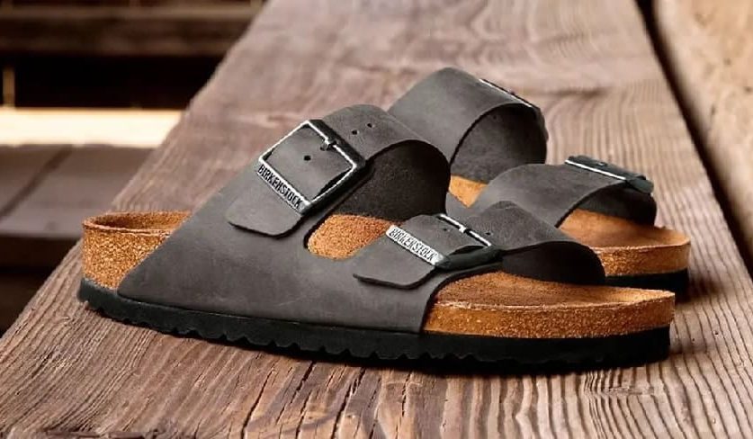 تفسير لبس النعل في المنام لابن سيرين