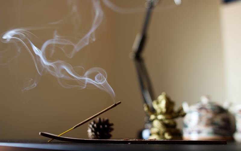 تفسير حلم البخور للمتزوجه لابن سيرين