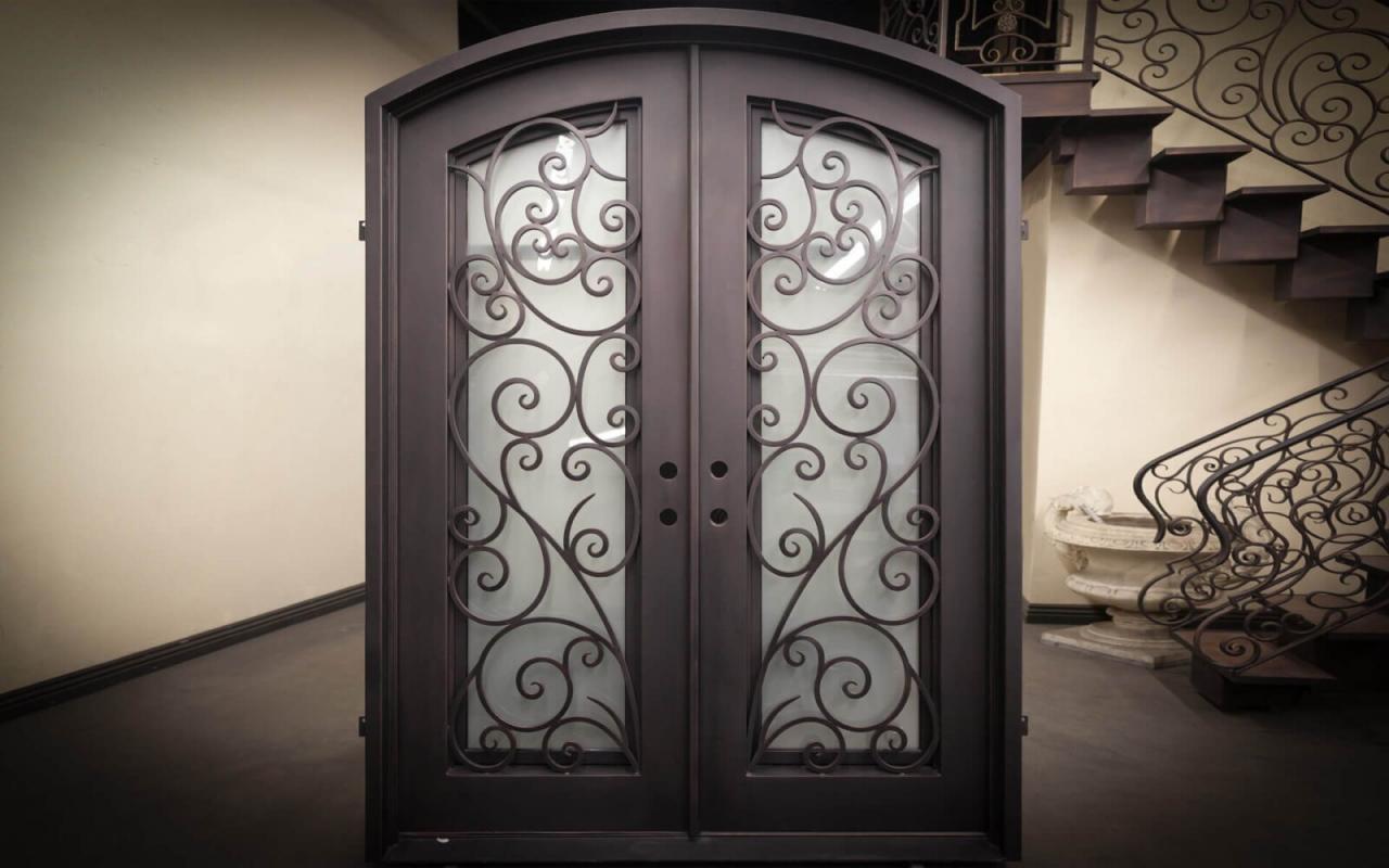 تفسير رؤية محاولة اغلاق الباب في المنام لابن سيرين