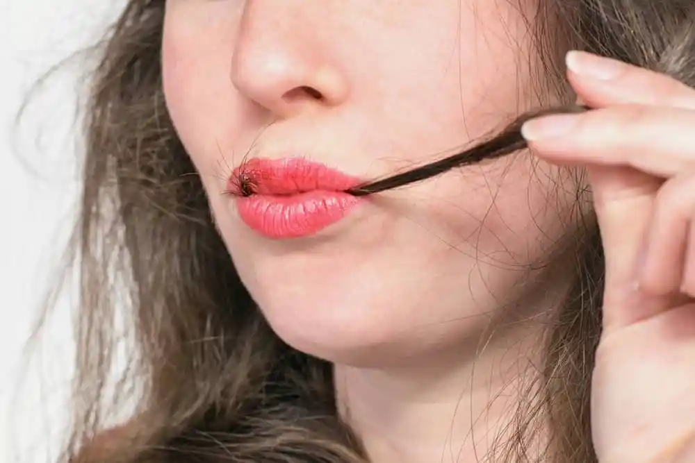 تفسير اخراج شعر من الفم في المنام  وتفسير حلم خروج الشعر والدم من الفم