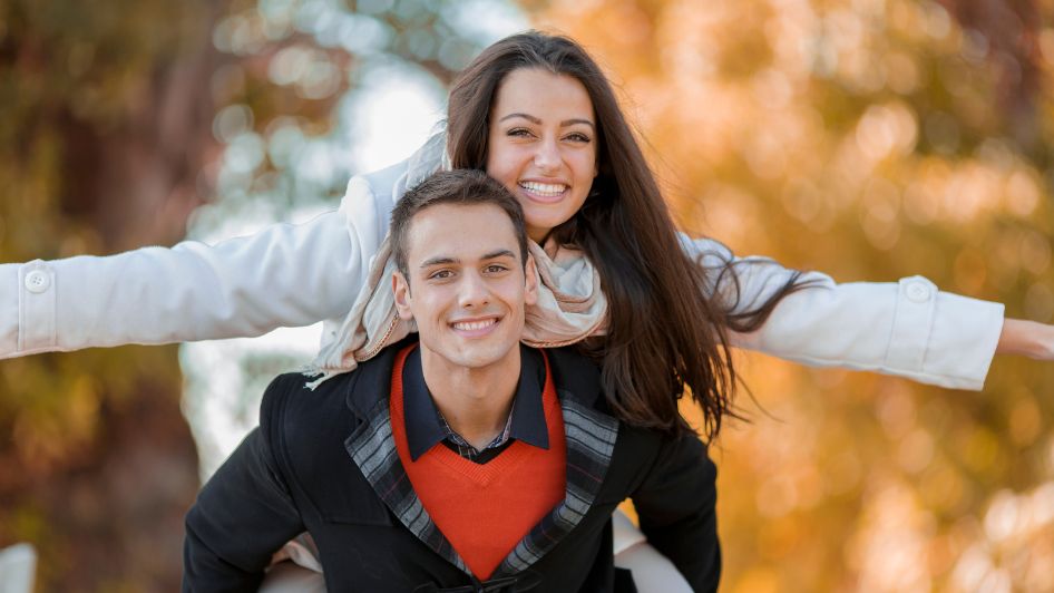 ما تفسير حلم النوم مع شخص لكبار العلماء؟