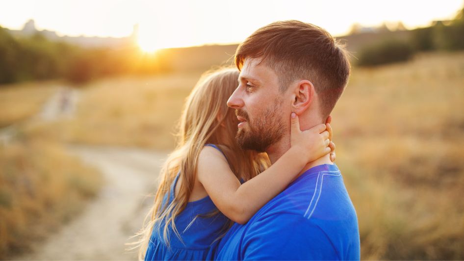 تفسير حلم حضن طفلة صغيرة للمتزوج في المنام لابن سيرين