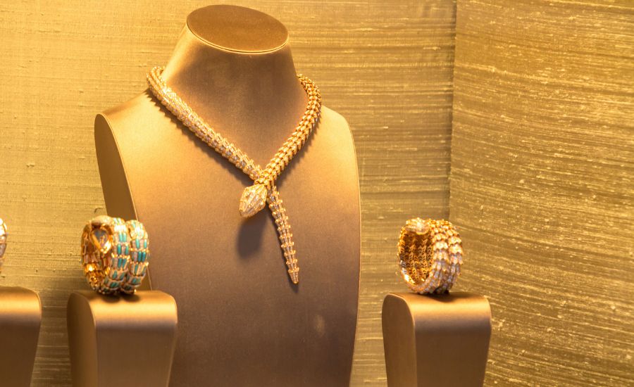 تعرف أكثر على تفسير رؤية الذهب في المنام للرجل