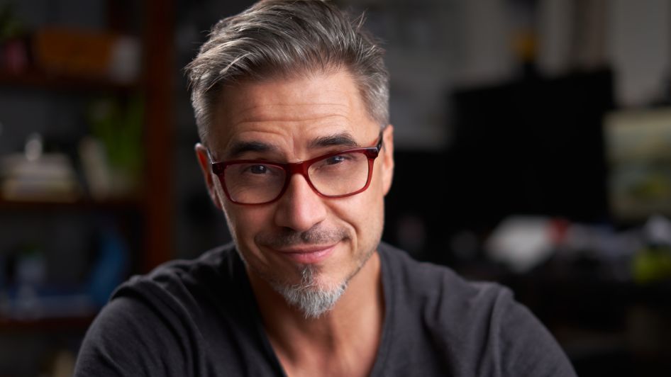 الشيب في المنام بشارة خير للرجل