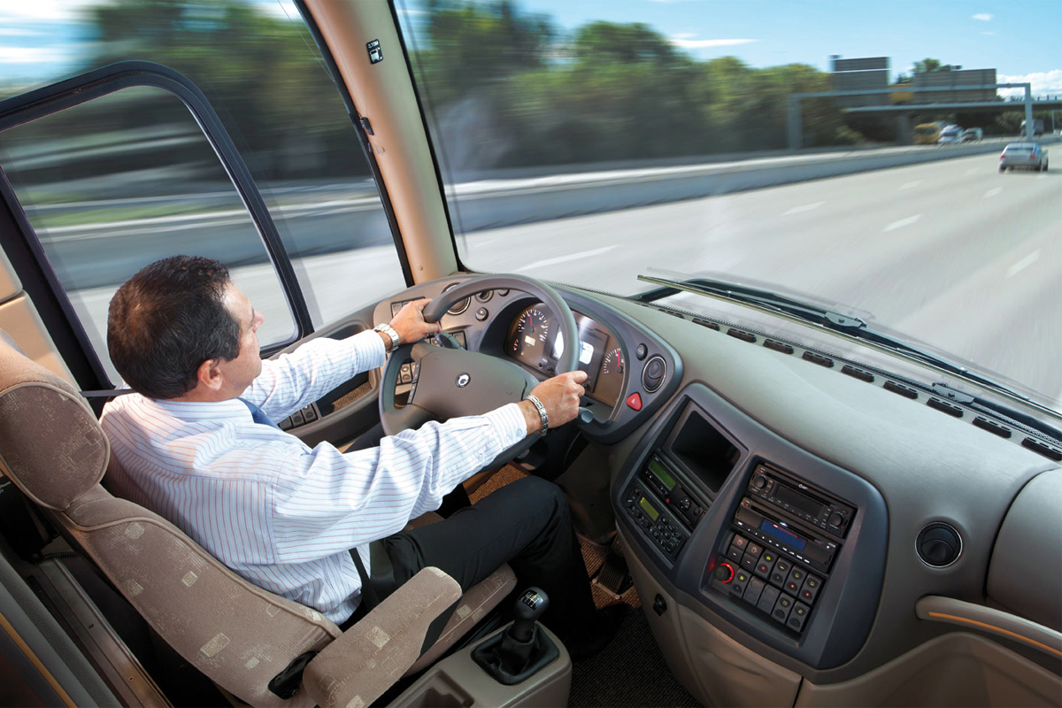 تفسير رؤية قيادة الباص في المنام للرجل في المنام لابن سيرين