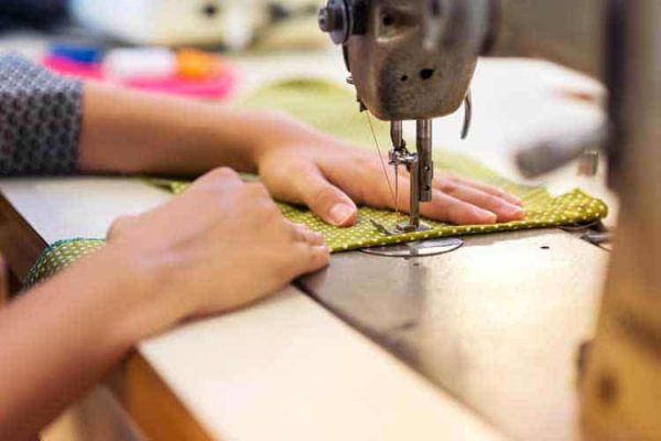 تعرف على تفسير حلم الخياطة للمتزوجة لابن سيرين
