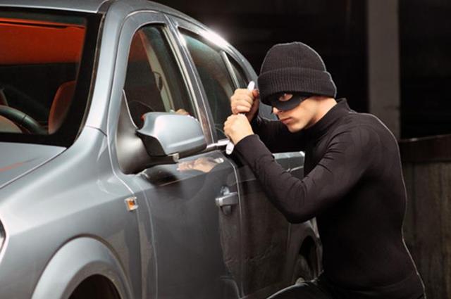 تفسير سرقة السيارات في المنام لكبار العلماء
