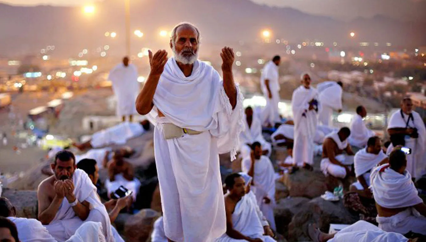 تفسير رؤية الإحرام الأبيض في المنام لابن سيرين