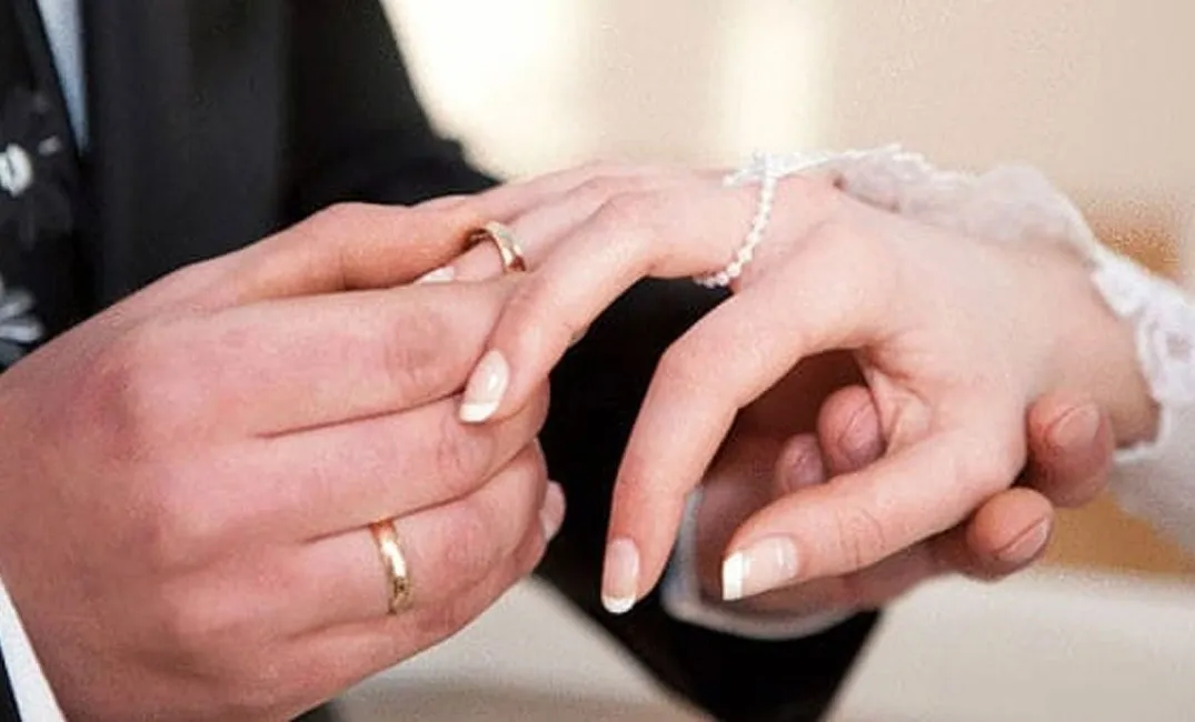 تفسير حلم شخص يتزوج وهو متزوج لابن سيرين