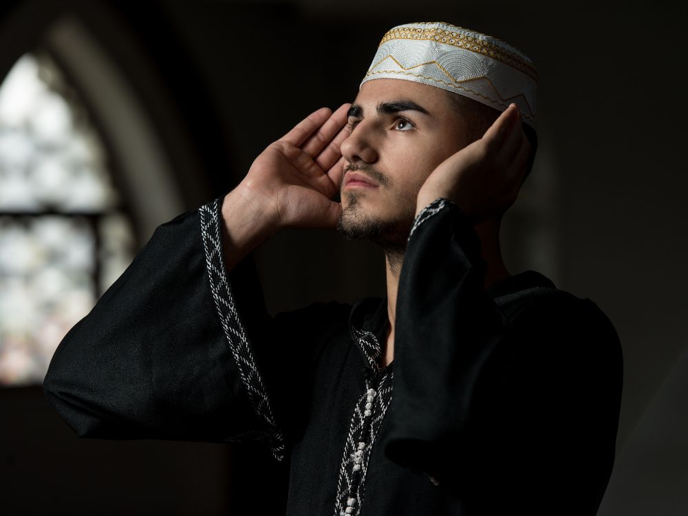 أهم تفسيرات رؤية الاذان والصلاة في المنام لابن سيرين