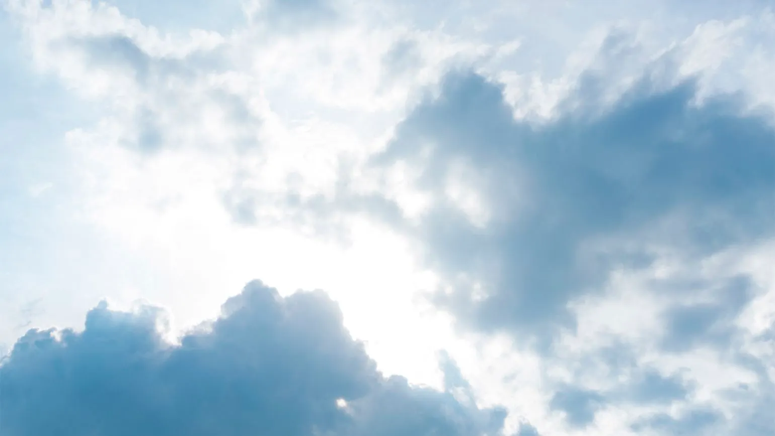 تعرف على تفسير رؤية اشياء في السماء لابن سيرين